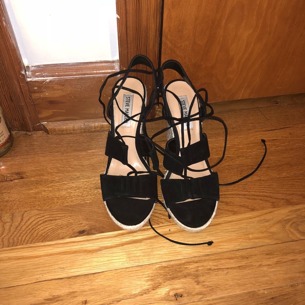 Steve Madden black wedges